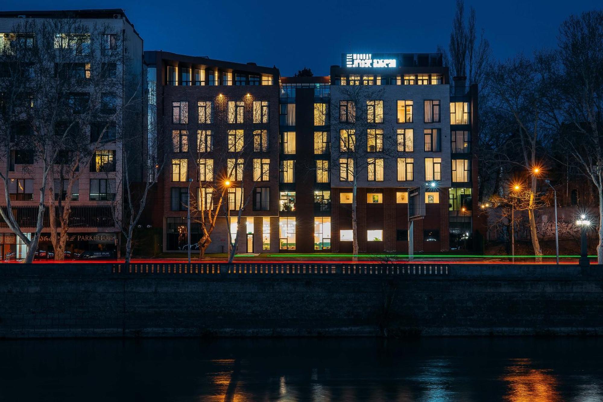 Hotel Monday By Dnt Group Тбилиси Экстерьер фото