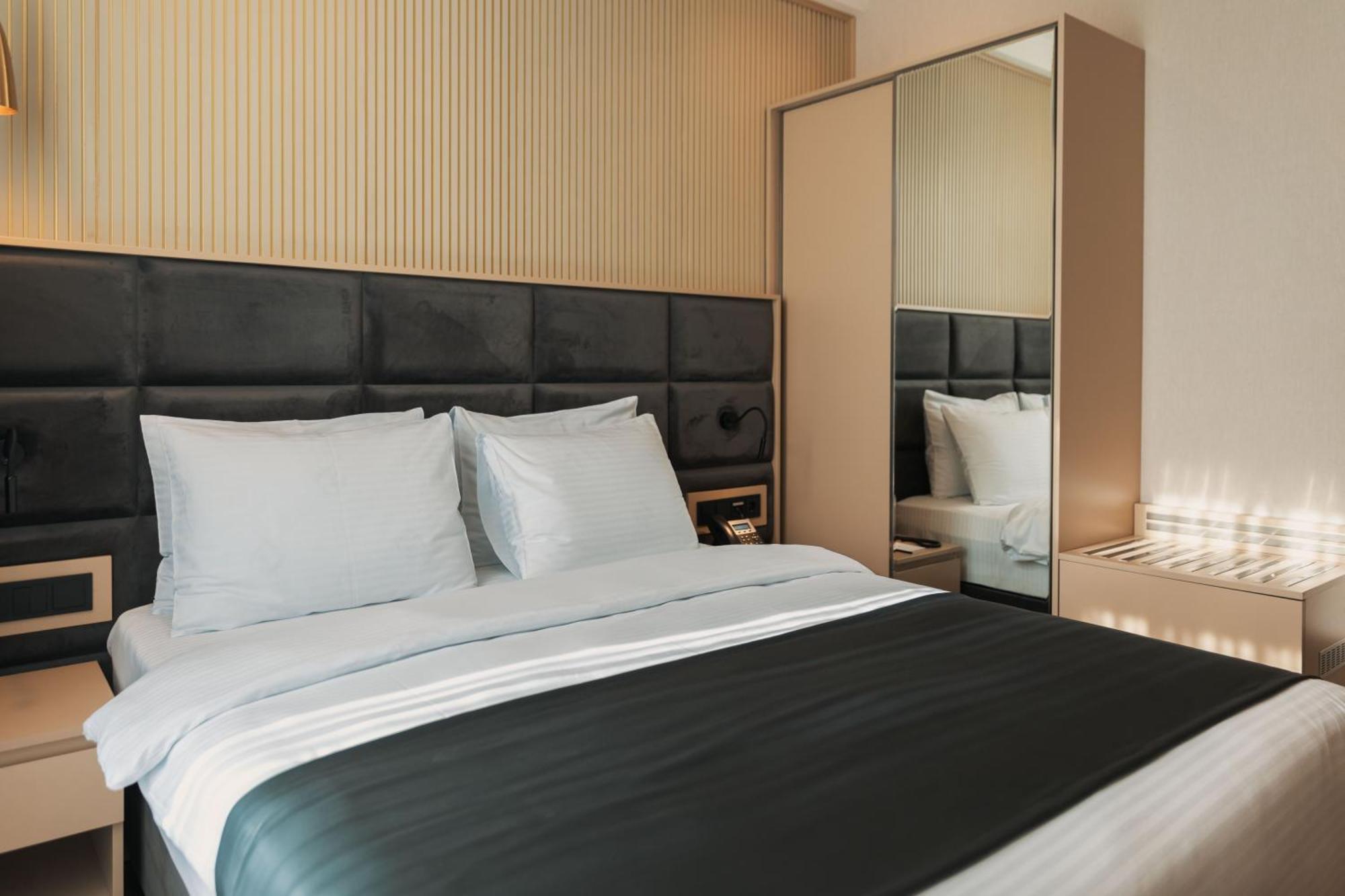 Hotel Monday By Dnt Group Тбилиси Экстерьер фото