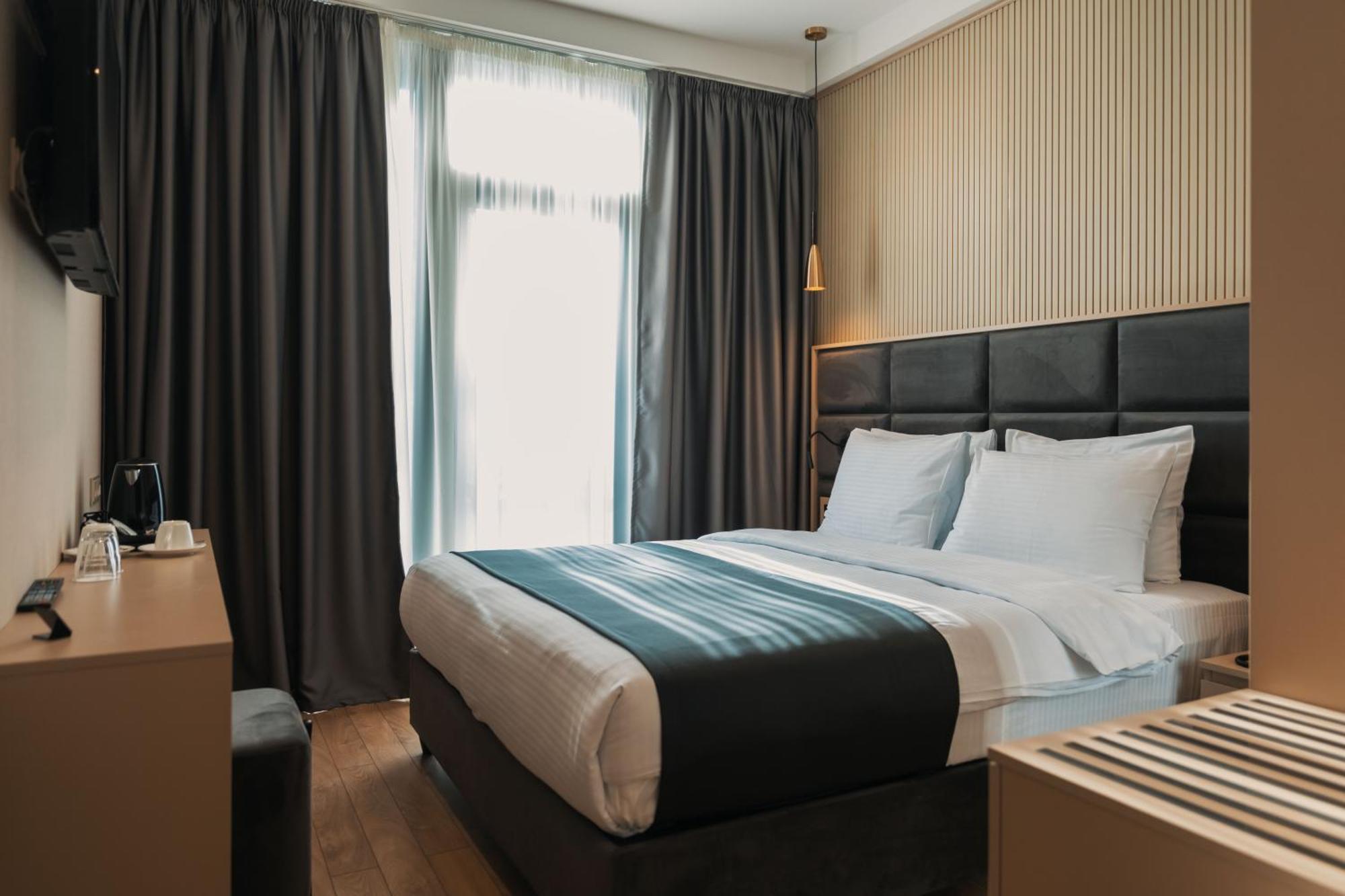 Hotel Monday By Dnt Group Тбилиси Экстерьер фото